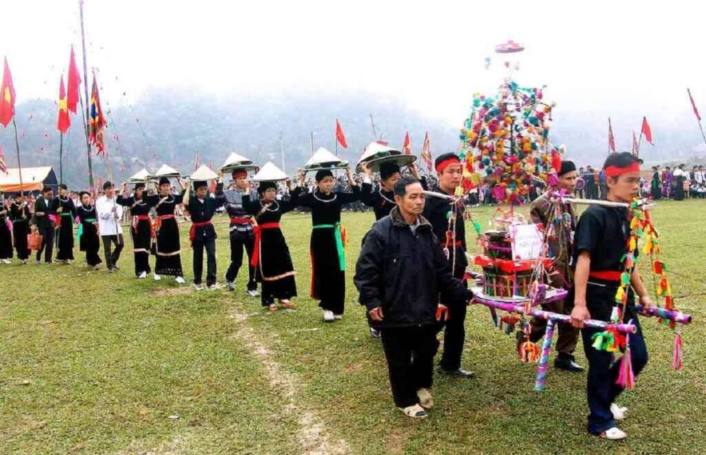 LỄ HỘI TÂY BẮC: MÀU SẮC KÌ BÍ, KHÁM PHÁ THÚ VỊ