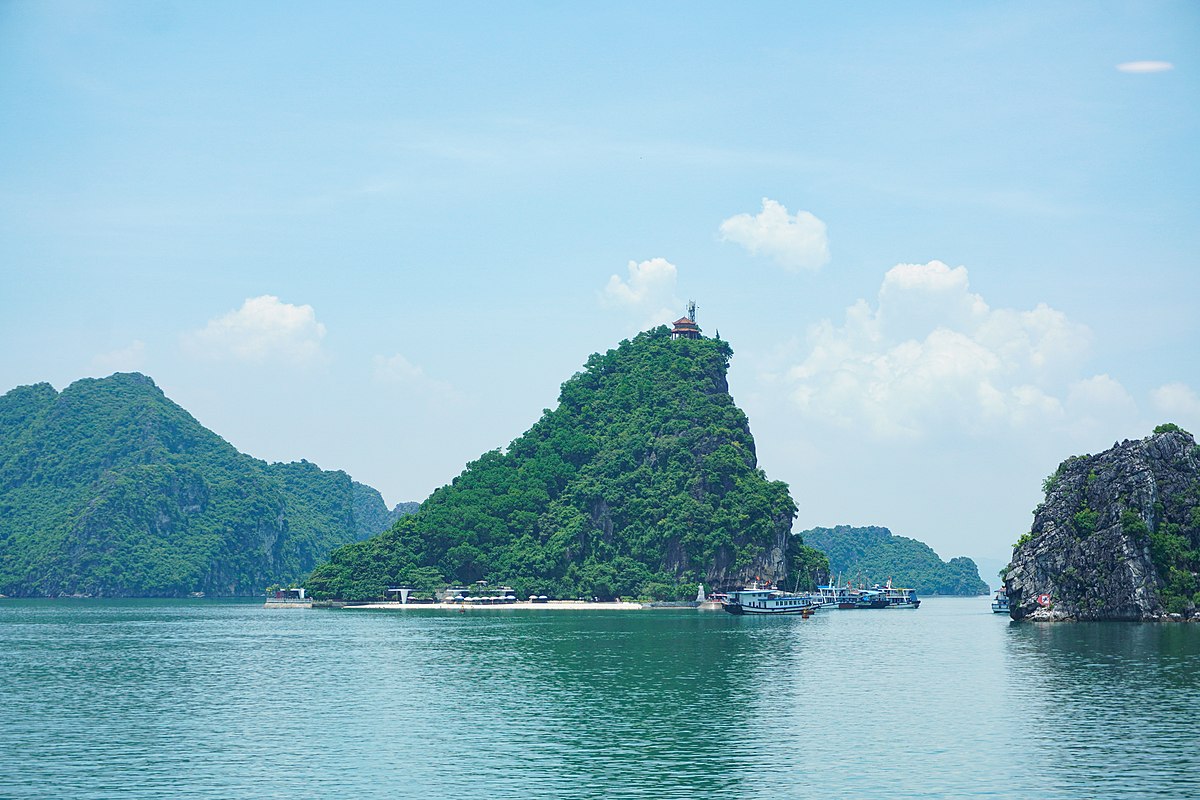 Ha Long Travel - Titop Island - SBS Transport