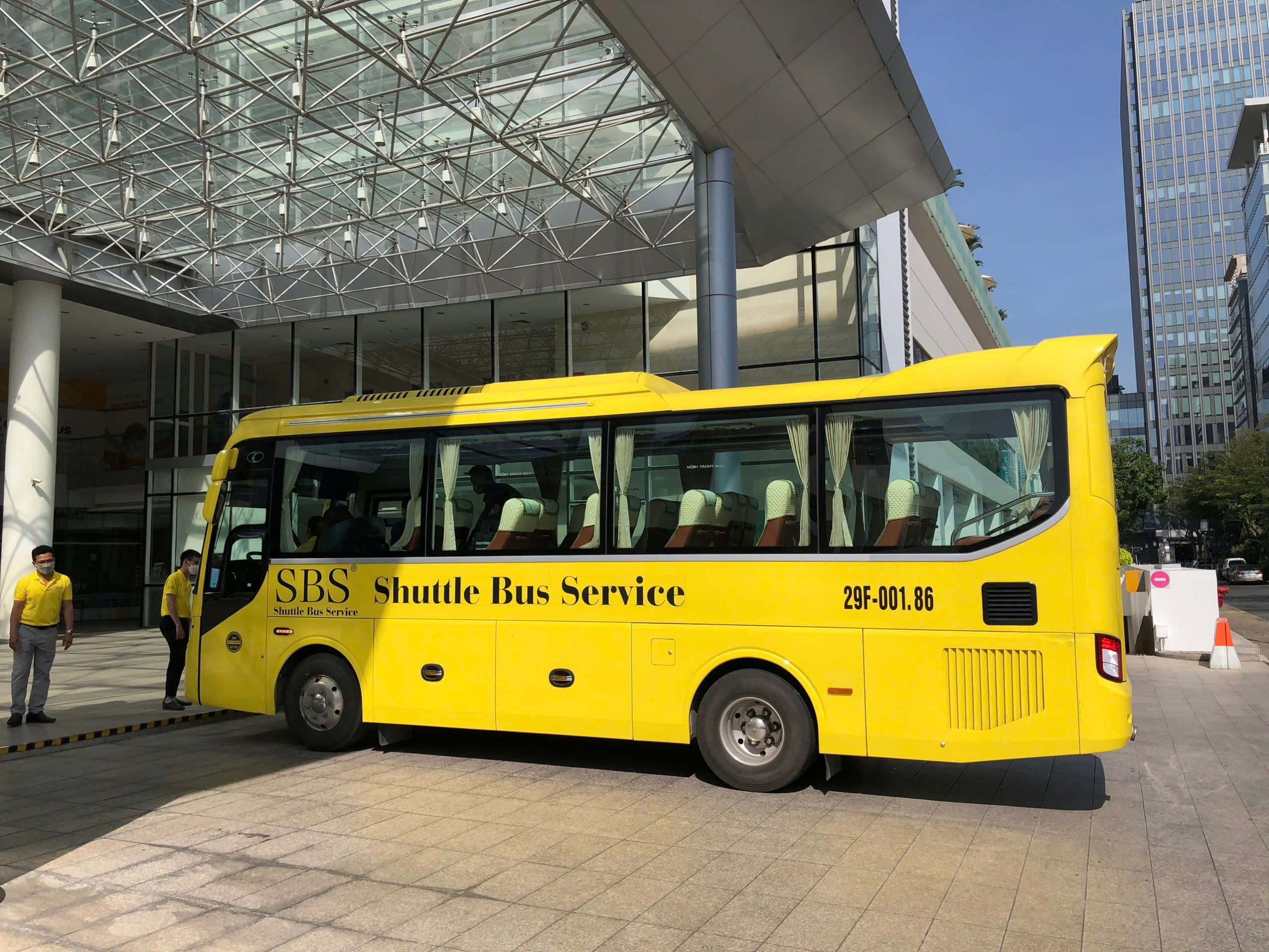 Xe 29 chỗ đưa - đón học sinh - SBS Transport