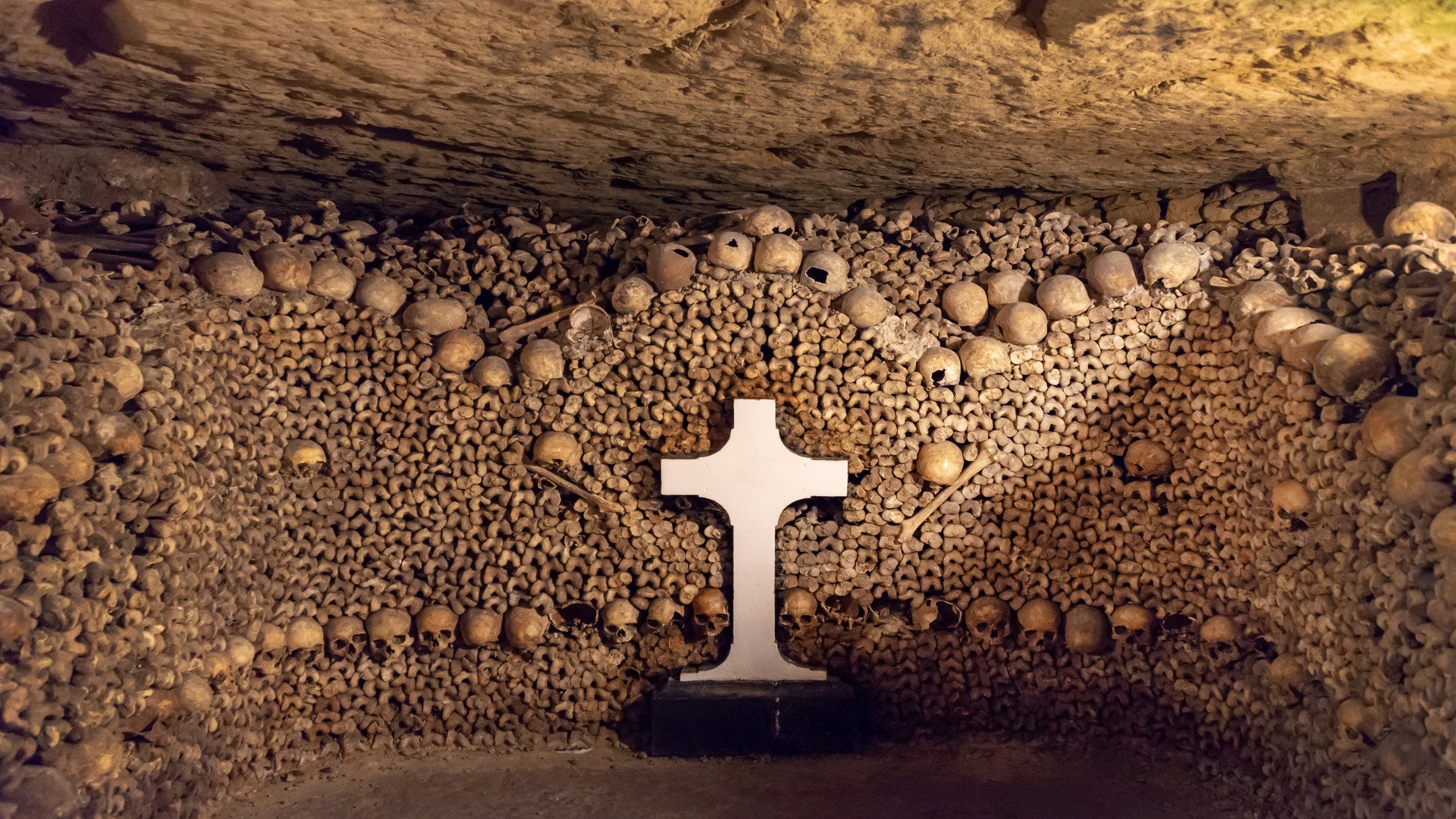 7 scariest place in the world - Paris Catacombs - SBS Transport