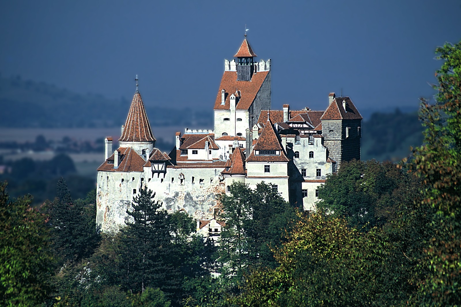 7 scariest place in the world - Bran Castle - SBS Transport