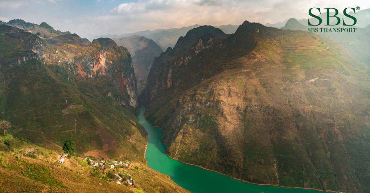 Nên đi đâu du lịch vào tháng 11? - Hà Giang - SBS Transport